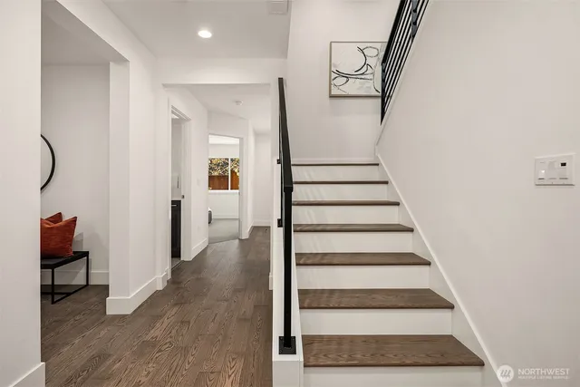 $7,995 | 733 4th Court South, Kirkland, WA 98033