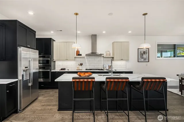 $7,995 | 733 4th Court South, Kirkland, WA 98033