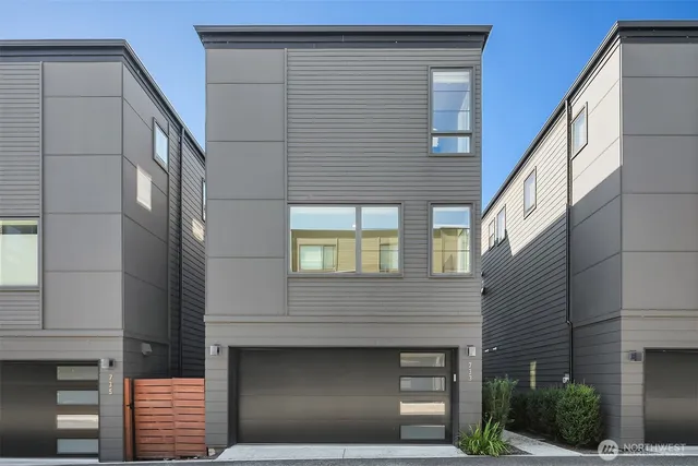 $7,995 | 733 4th Court South, Kirkland, WA 98033