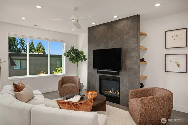 $7,995 | 733 4th Court South, Kirkland, WA 98033