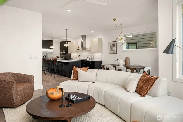 $7,995 | 733 4th Court South, Kirkland, WA 98033