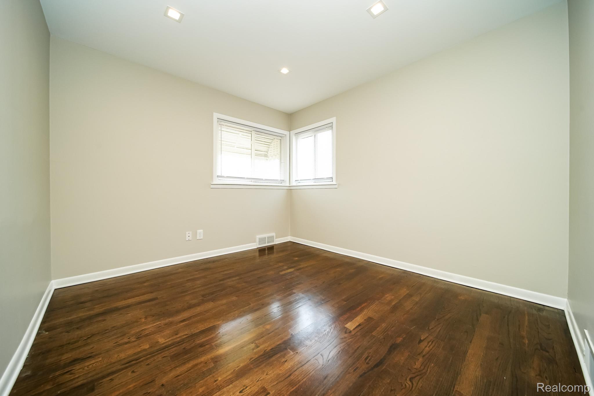 5367 East Thirteen Mile Road Warren, MI 48092 - Photo 50 of 63 DDS02923.jpg