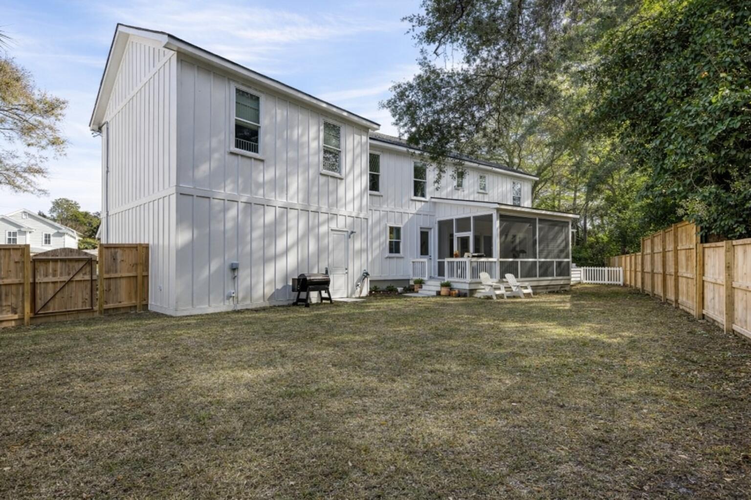 1331 Pherigo Street Mount Pleasant, SC 29464 - Photo 33 of 37 1331 Pherigo back yard