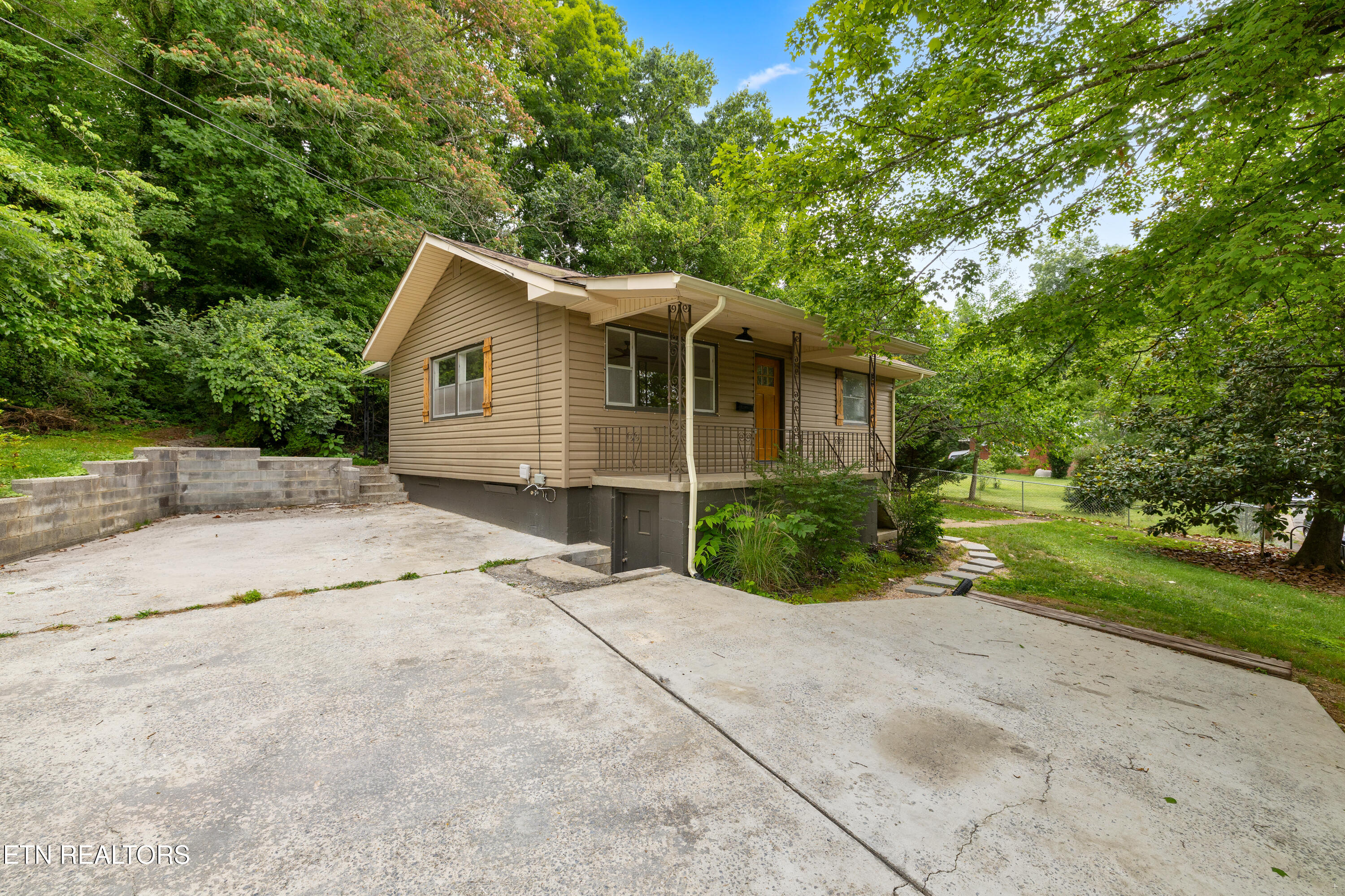 96 Olney Lane Oak Ridge, TN 37830 - Photo 2 of 23 Positive Perceptions-2