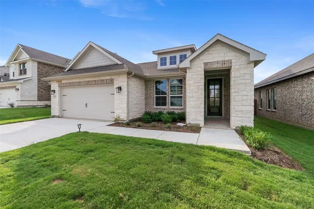 $364,900 | 3510 Columbus Street, Gainesville, TX 76240