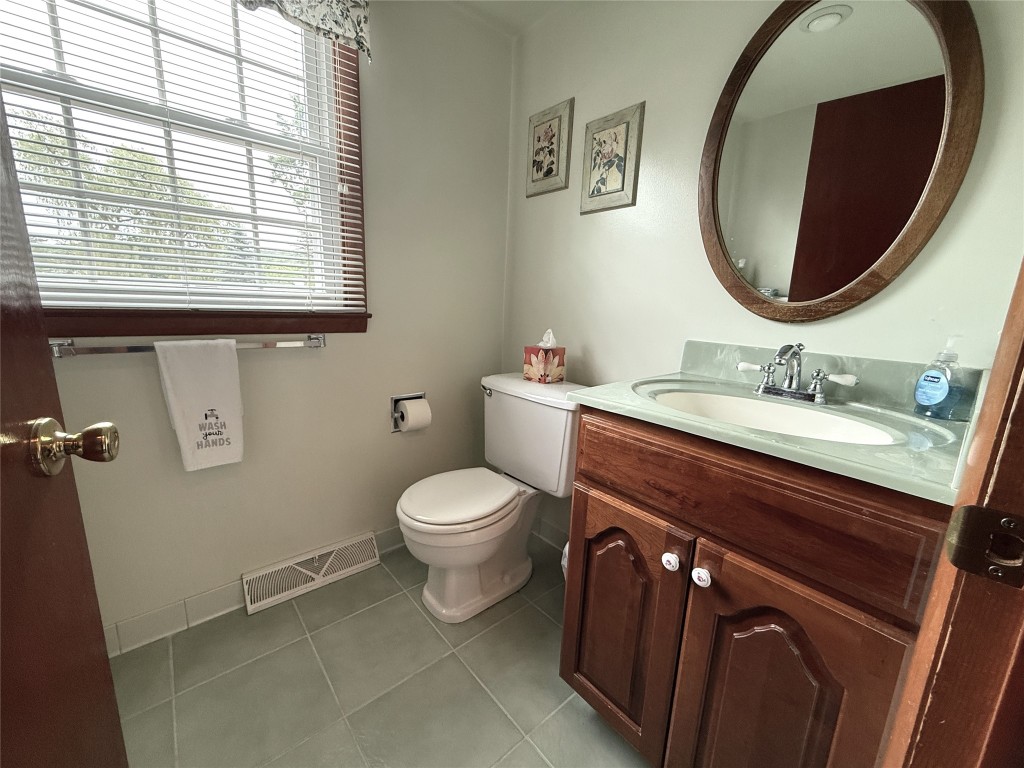 400 Fordham Road Vestal, NY 13850 - Photo 17 of 50