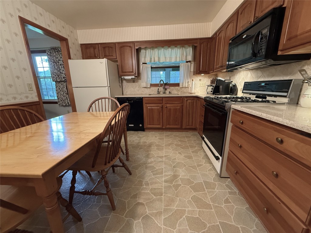 400 Fordham Road Vestal, NY 13850 - Photo 21 of 50