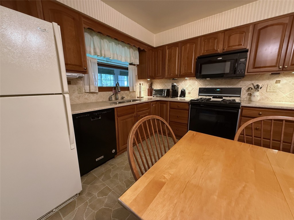 400 Fordham Road Vestal, NY 13850 - Photo 24 of 50