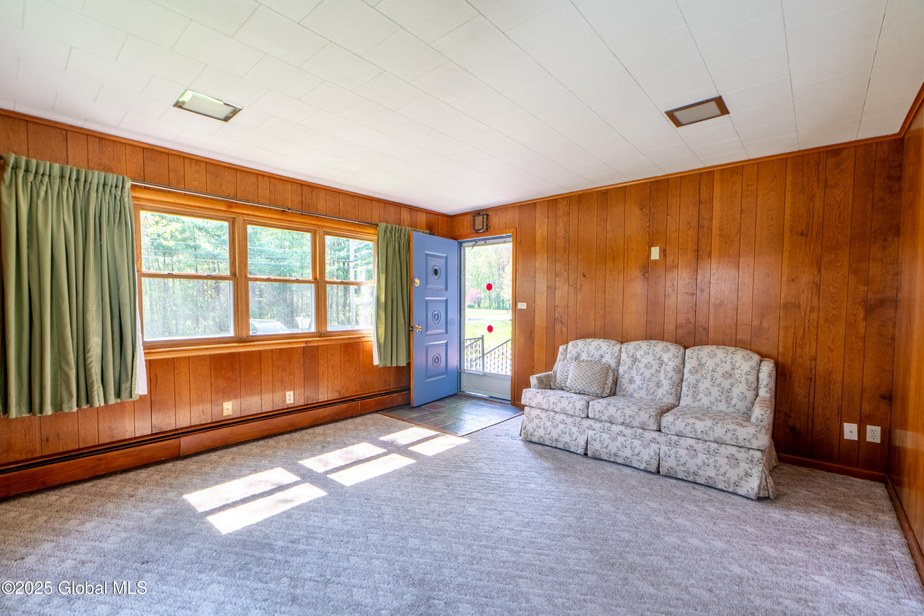 188 Fort Edward Road Moreau, NY 12828 - Photo 4 of 37 DSC06636-HDR