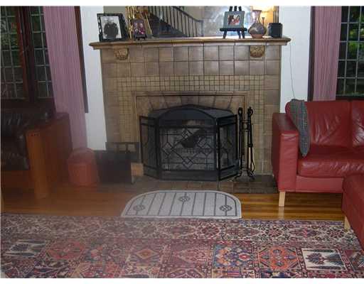 314 Le Roi Road Point Breeze, PA 15208 - Photo 6 of 18 Living Room.