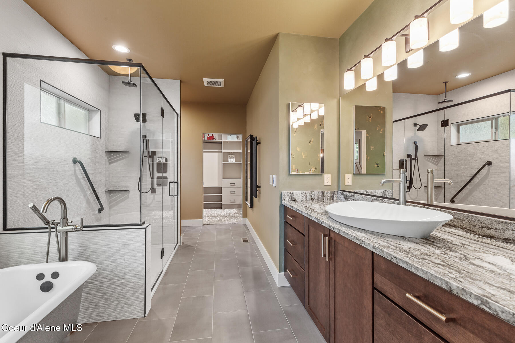 945 North 5th Street Coeur D'Alene, ID 83814 - Photo 14 of 39 primary bath 1