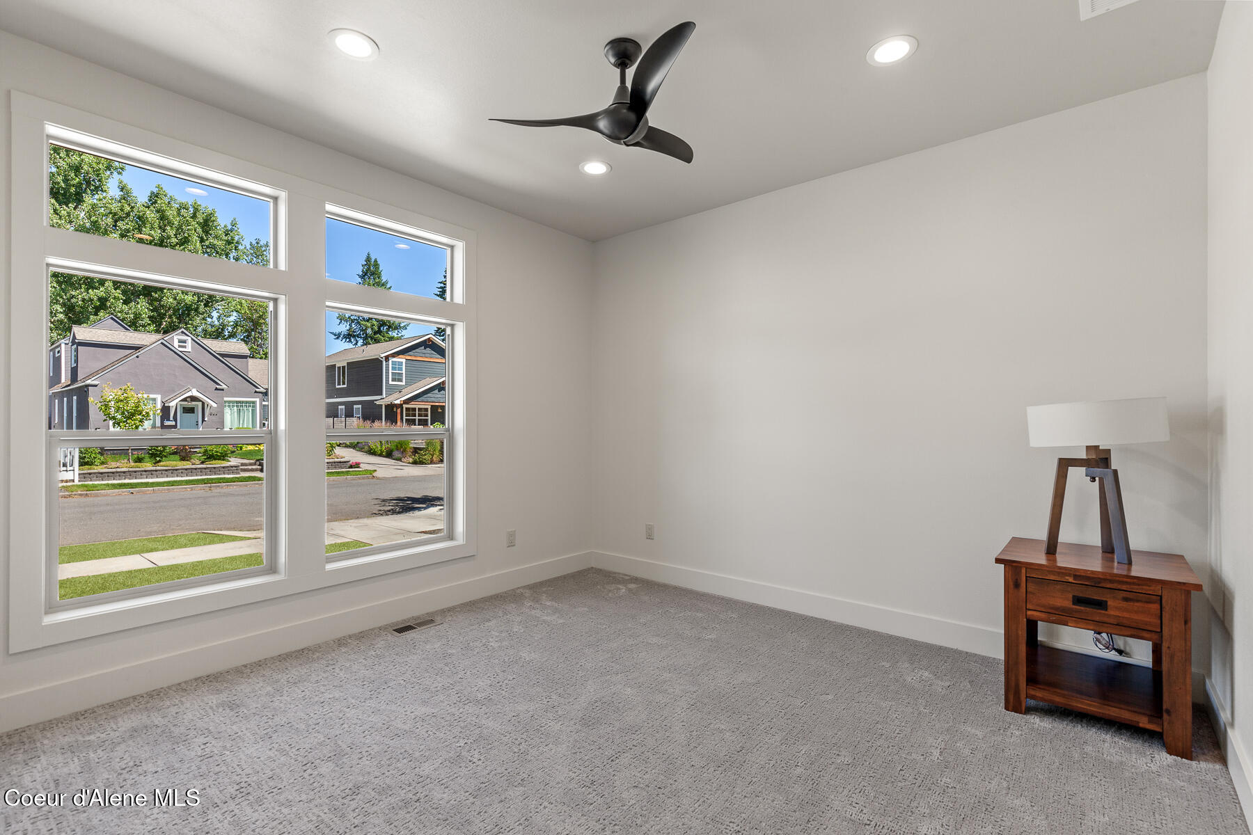 945 North 5th Street Coeur D'Alene, ID 83814 - Photo 18 of 39 front bedroom