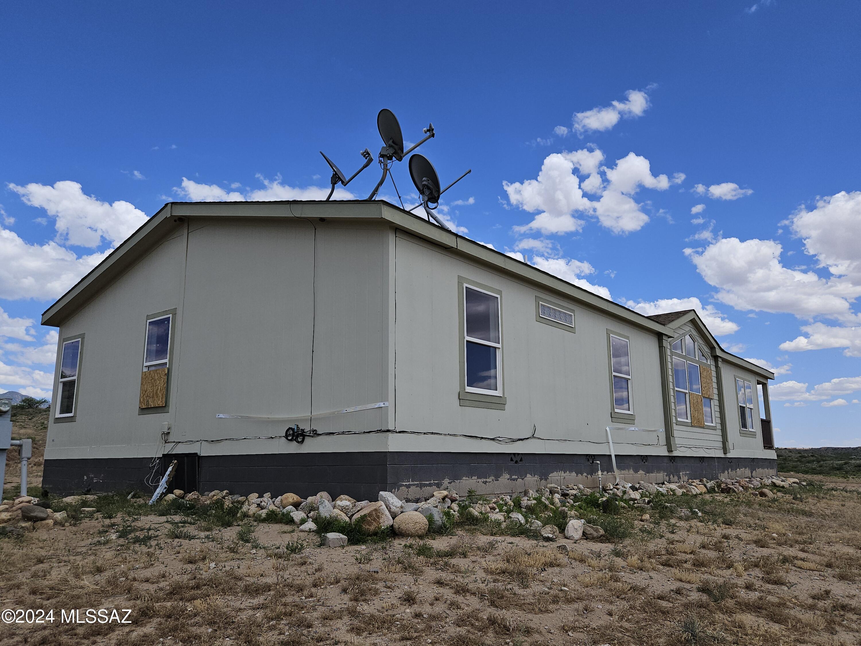 26858 Four Feathers Loop Willcox, AZ 85643 - Photo 3 of 29 Gallery Image 3