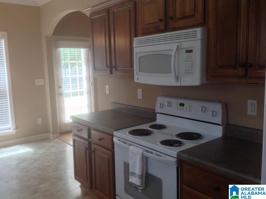 233 Forest Village Lane Alabaster, AL 35007 - Photo 8 of 24