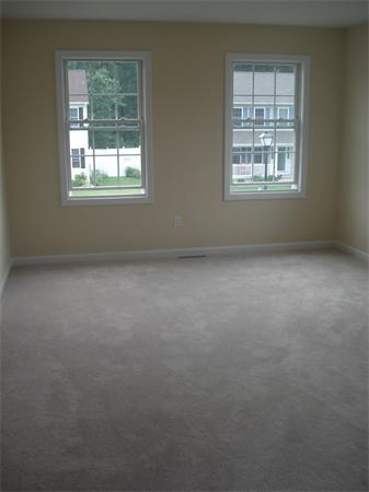 311 Arnold Springfield, MA 01119 - Photo 20 of 22 an empty room with a window