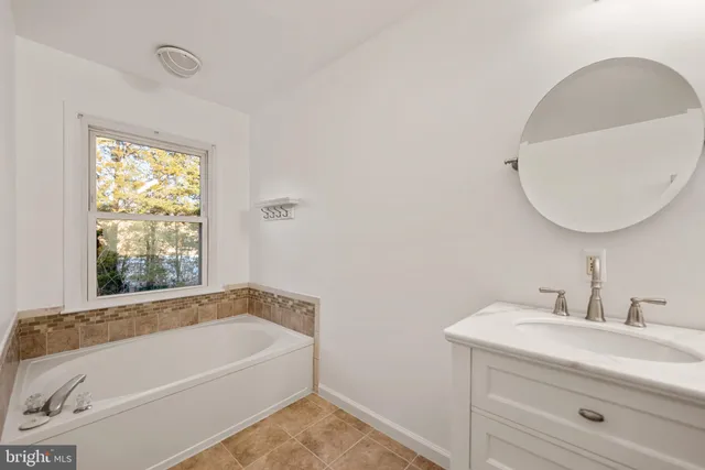 $3,100 | 6104 Old Brentford Court, Alexandria, VA 22310