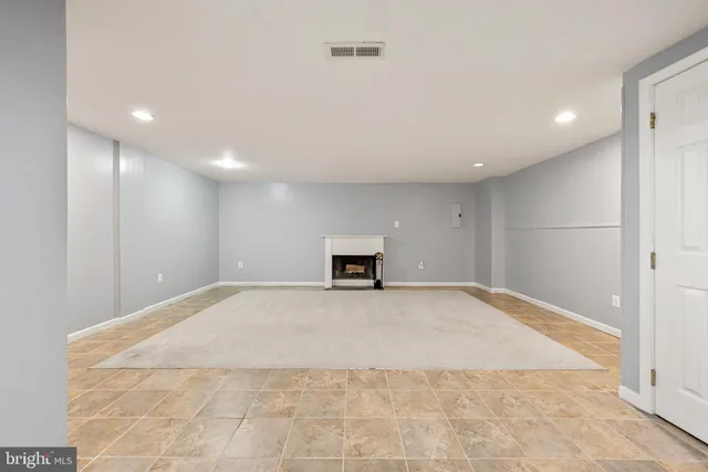 $3,100 | 6104 Old Brentford Court, Alexandria, VA 22310