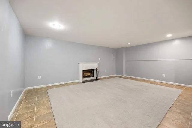 $3,100 | 6104 Old Brentford Court, Alexandria, VA 22310