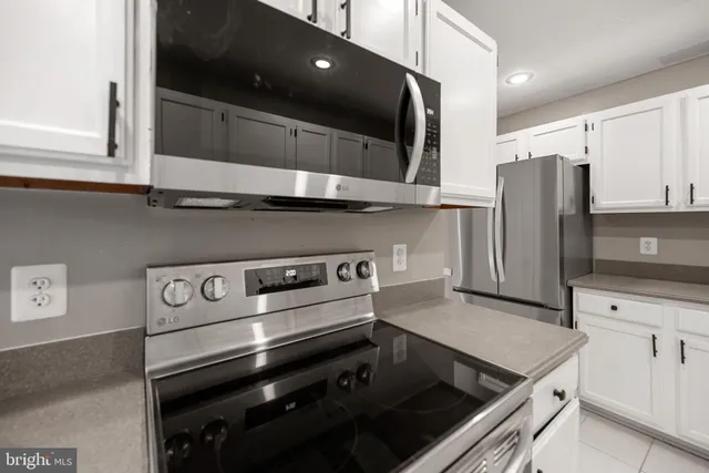 $3,100 | 6104 Old Brentford Court, Alexandria, VA 22310