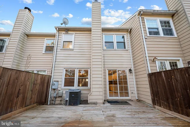$3,100 | 6104 Old Brentford Court, Alexandria, VA 22310