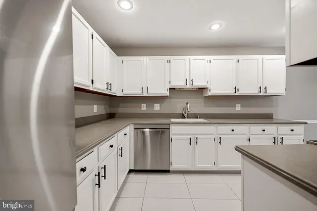 $3,100 | 6104 Old Brentford Court, Alexandria, VA 22310