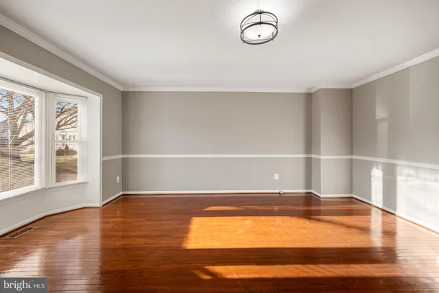 $3,100 | 6104 Old Brentford Court, Alexandria, VA 22310