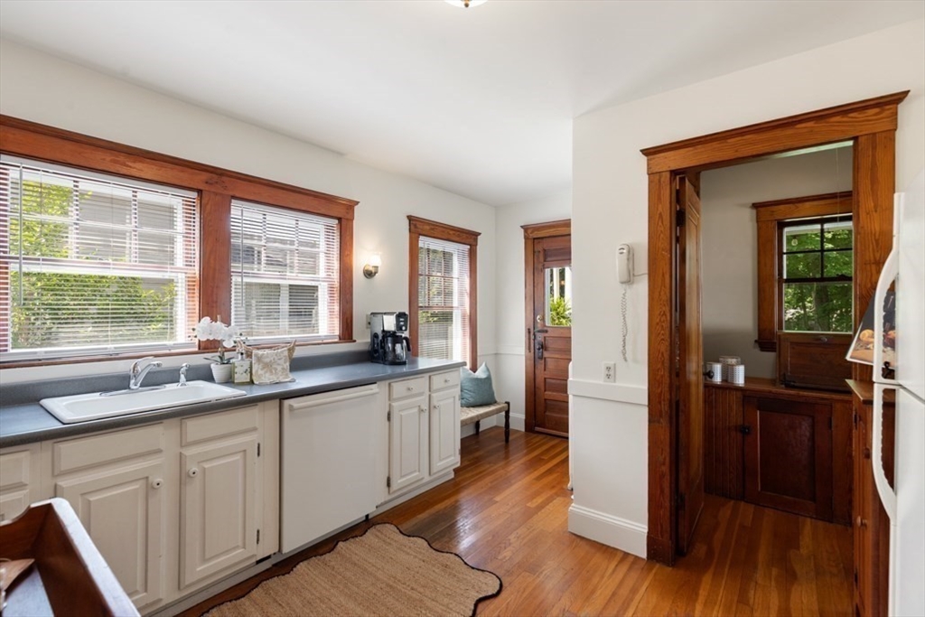 8 Berkeley Street Reading, MA 01867 - Photo 17 of 32