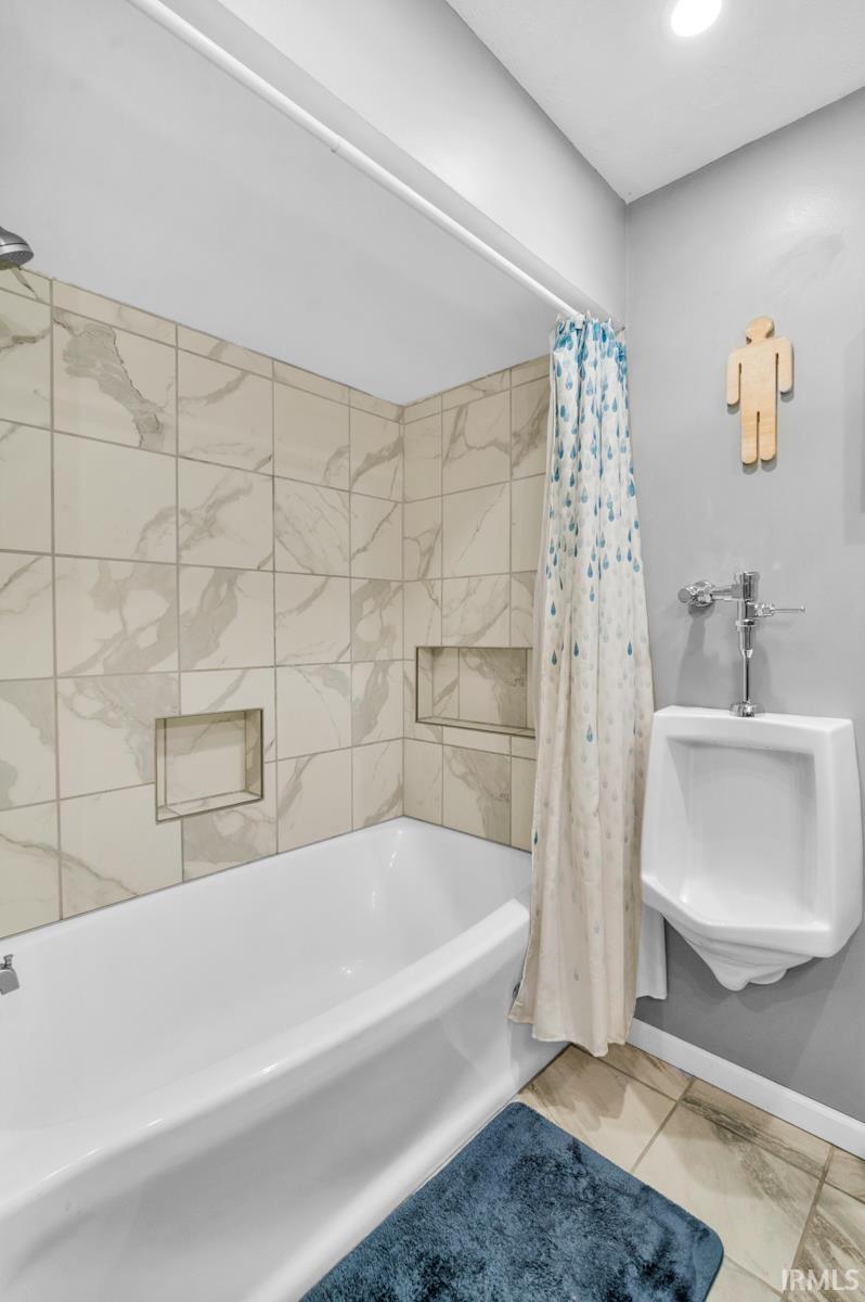 1403 Zartman Road Kokomo, IN 46902 - Photo 17 of 36 Gallery Image 17