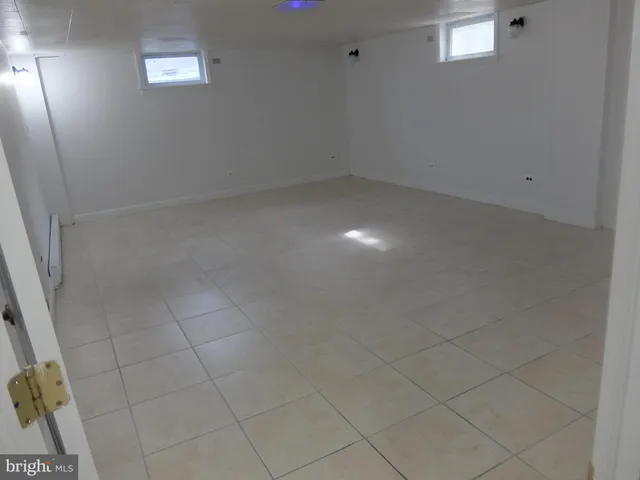 an empty room with a empty space