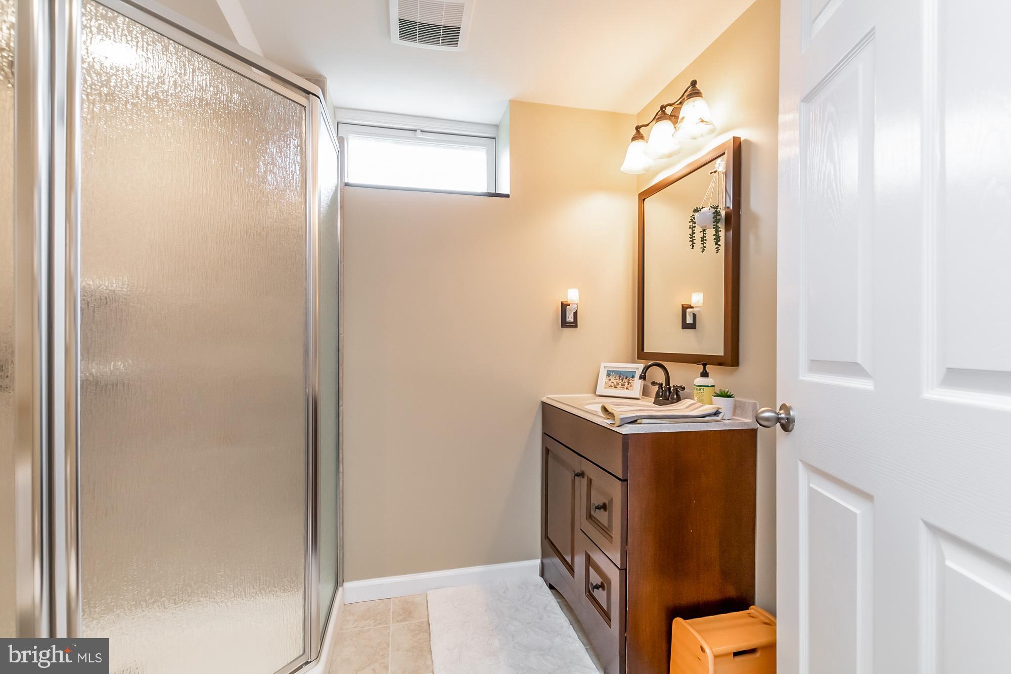 409 Brownell Road Baltimore, MD 21220 - Photo 38 of 41 Second full bathroom