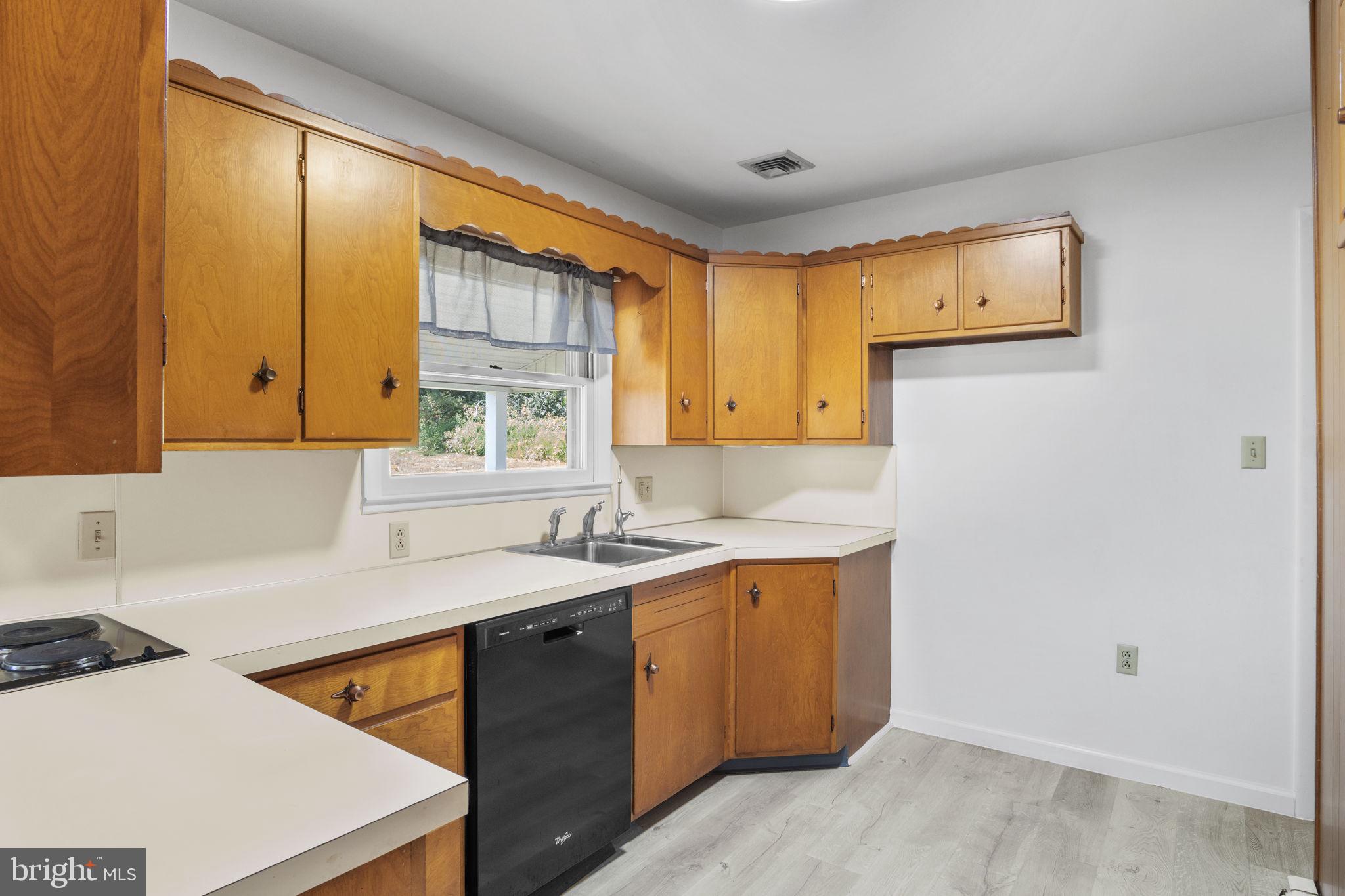 2224 Shillington Road Reading, PA 19608 - Photo 9 of 36 Gallery Image 9