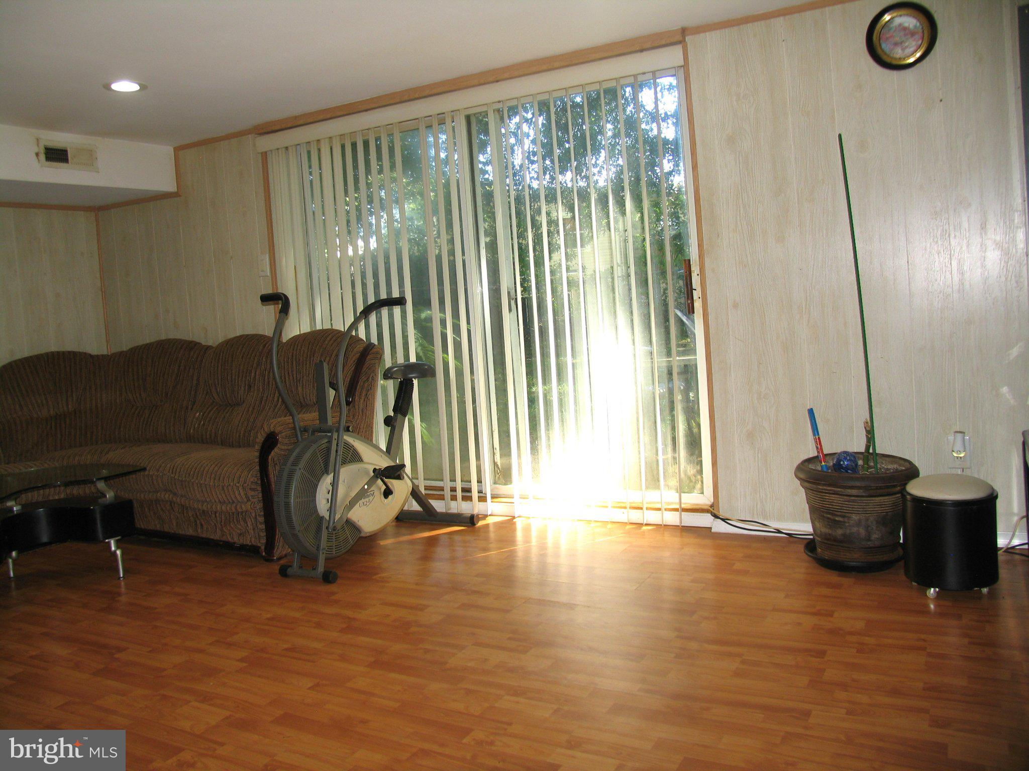 10671 Halstead Street Philadelphia, PA 19116 - Photo 17 of 25 Gallery Image 17