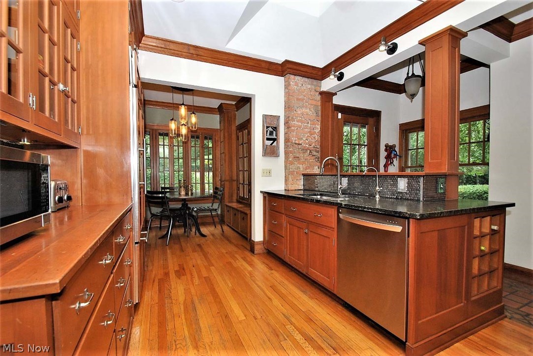 2570 Coventry Road Cleveland, OH 44120 - Photo 13 of 35 Gallery Image 13