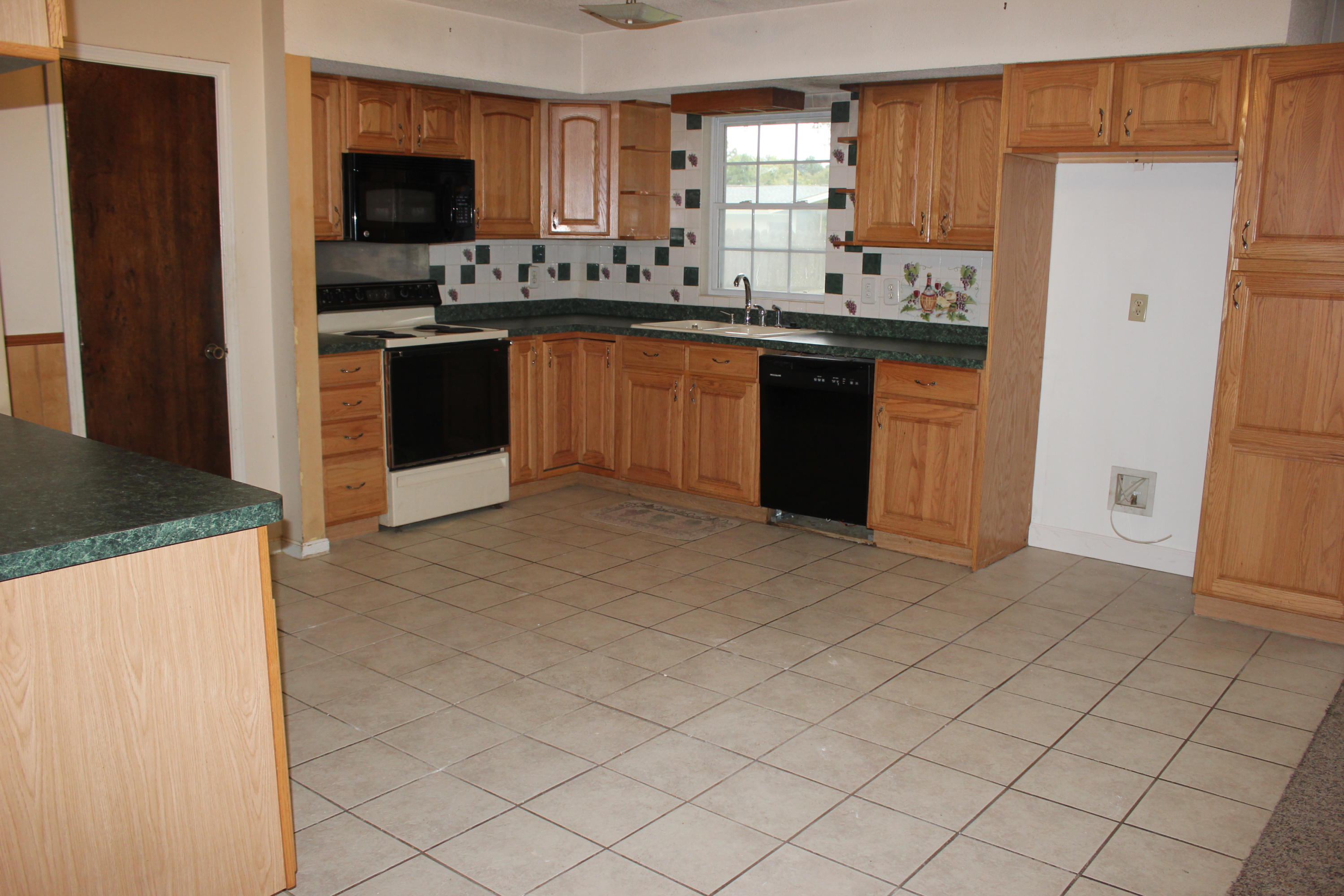 420 Temple Road Ladson, SC 29456 - Photo 5 of 19 420 Temple 010