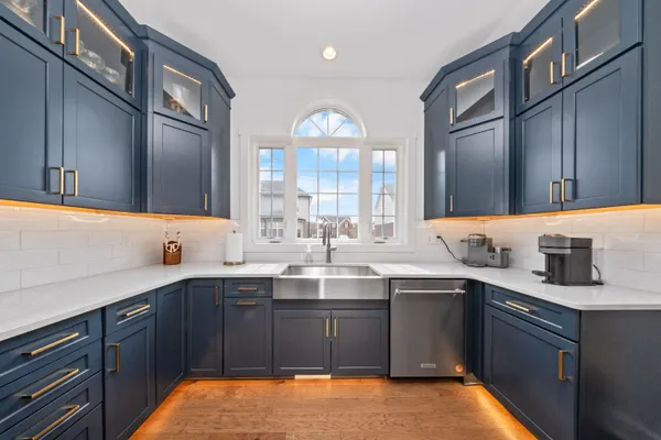 $1,175,000 | 51083 Meadowlands Lane, Canton, MI 48188