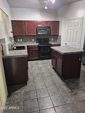 $1,875 | 3020 West Cavalry Drive, Phoenix, AZ 85086