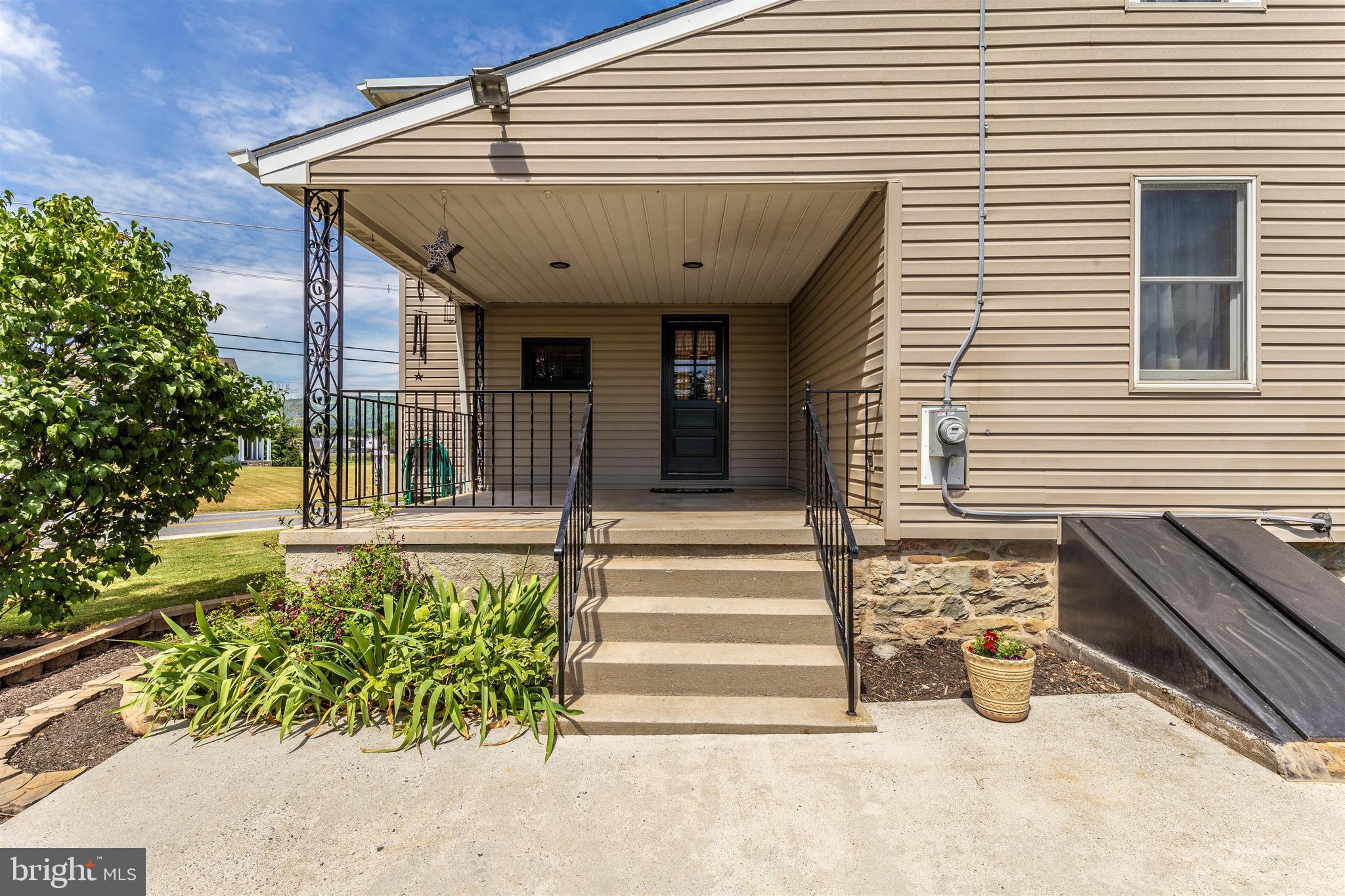 7807 Rocky Ridge Road Thurmont, MD 21788 - Photo 41 of 50 Side Porch