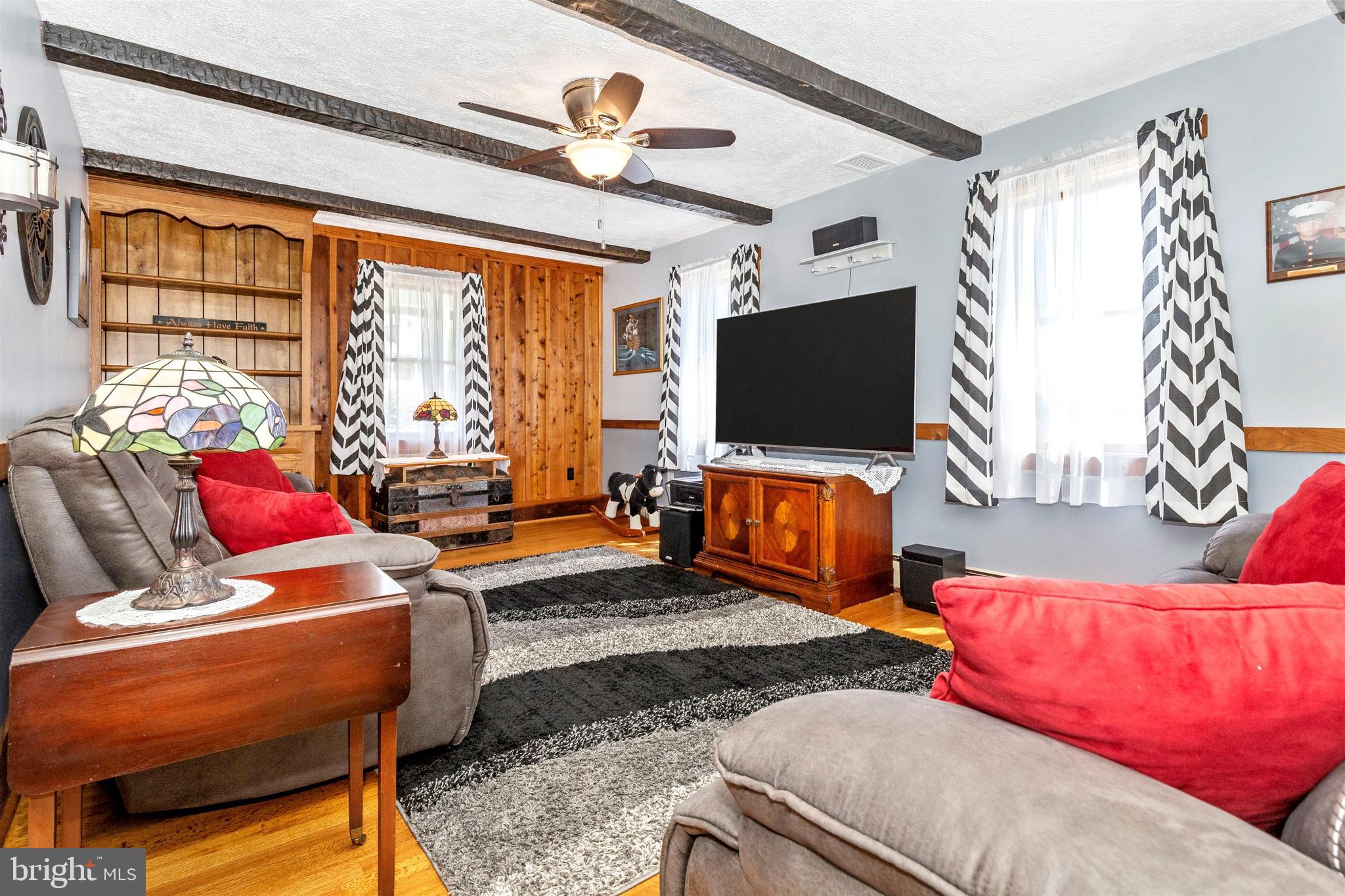 7807 Rocky Ridge Road Thurmont, MD 21788 - Photo 7 of 50 Large Living Room