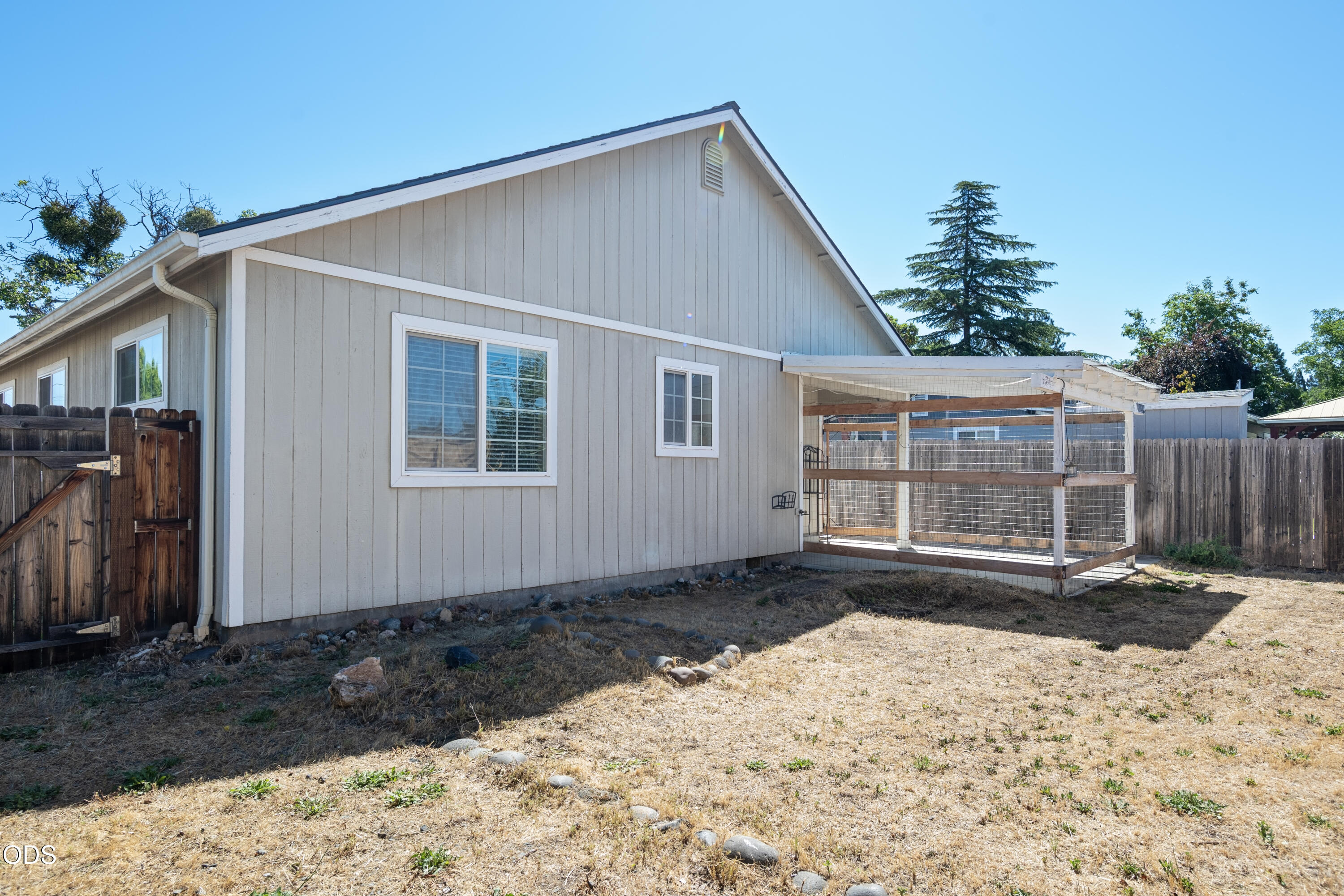 1005 North 10th Street Central Point, OR 97502 - Photo 19 of 21