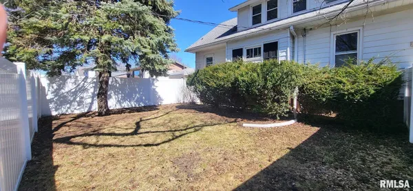 $138,500 | 913 Jefferson Street, Galesburg, IL 61401