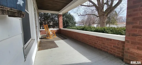 $138,500 | 913 Jefferson Street, Galesburg, IL 61401