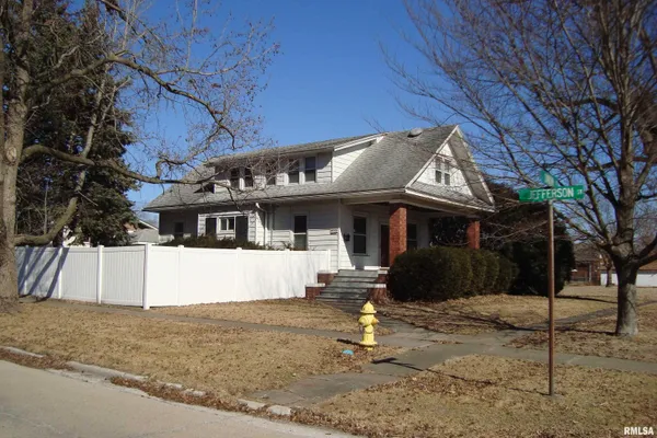 $138,500 | 913 Jefferson Street, Galesburg, IL 61401