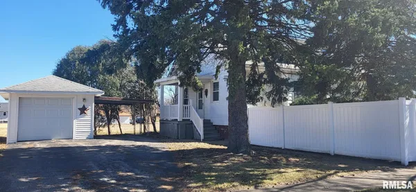 $138,500 | 913 Jefferson Street, Galesburg, IL 61401