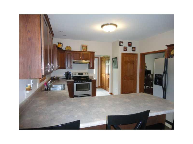 435 Tieline Road Grove City, PA 16127 - Photo 2 of 17 Kitchen.