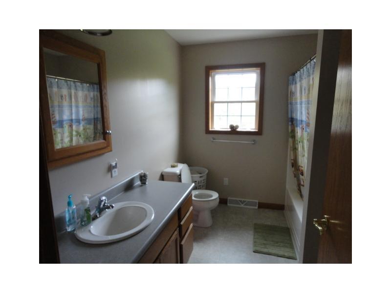 435 Tieline Road Grove City, PA 16127 - Photo 12 of 17 Full Bath.