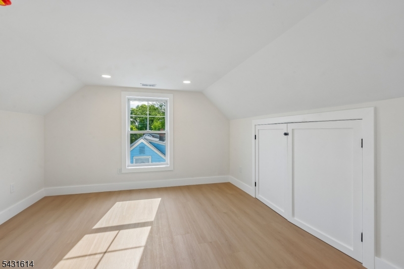 10 Rose Street Edison, NJ 08817 - Photo 34 of 48