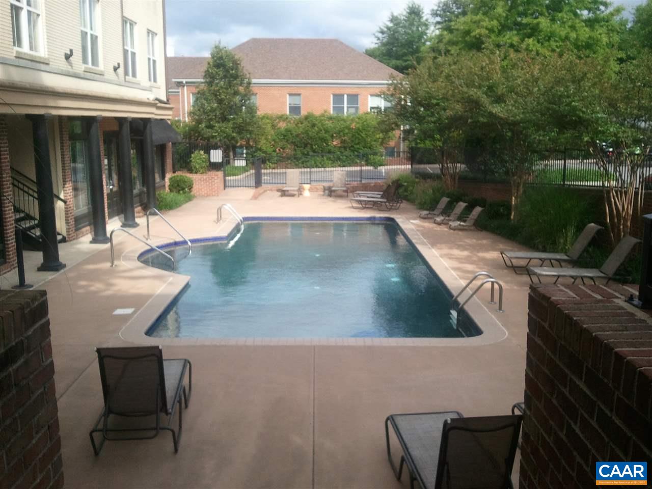 775 Walker Square, Unit 3C Charlottesville, VA 22903 - Photo 9 of 17 a view of a backyard with sitting area