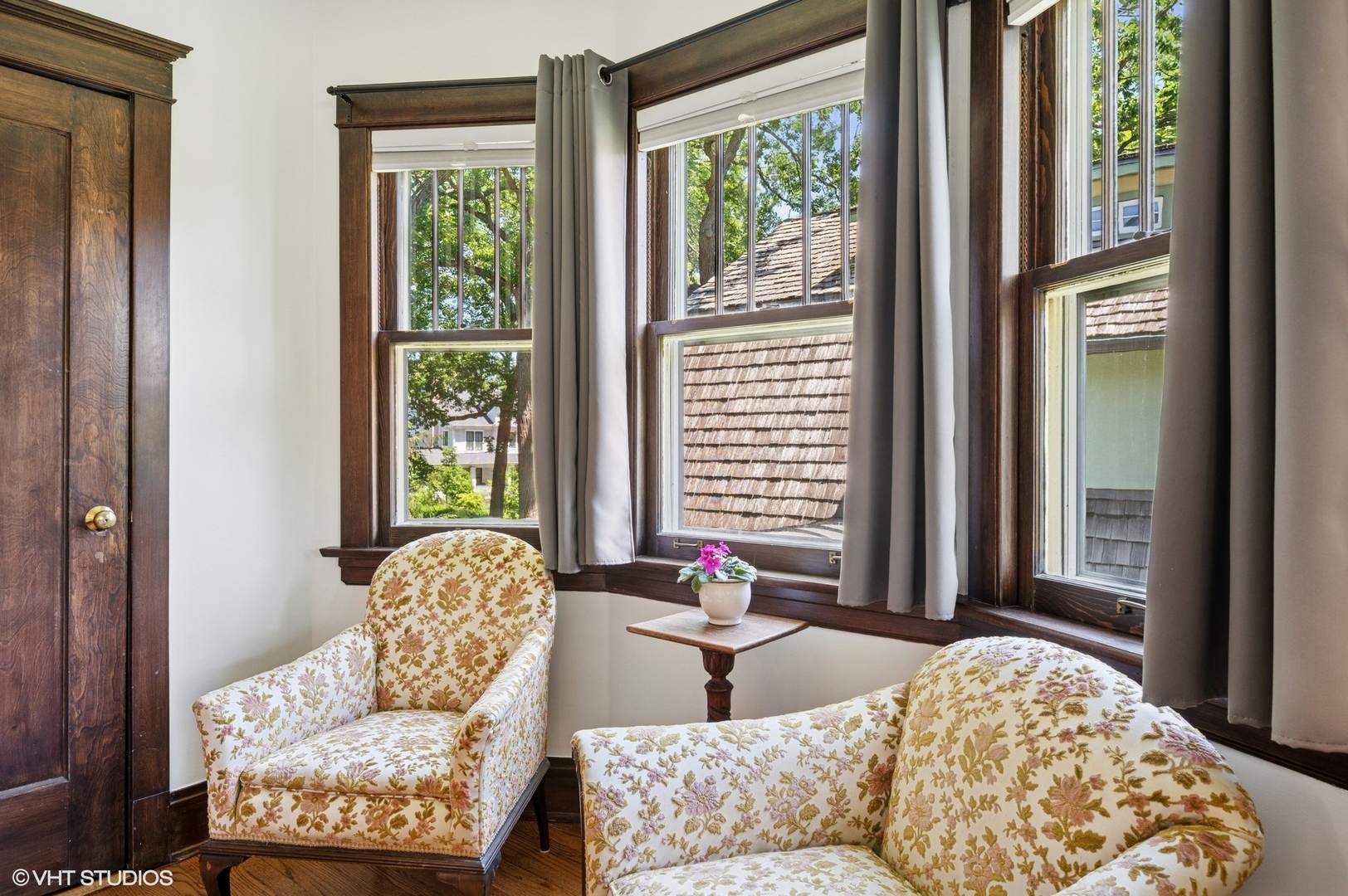 623 Forest Avenue Wilmette, IL 60091 - Photo 17 of 43 a living room with furniture and a large window