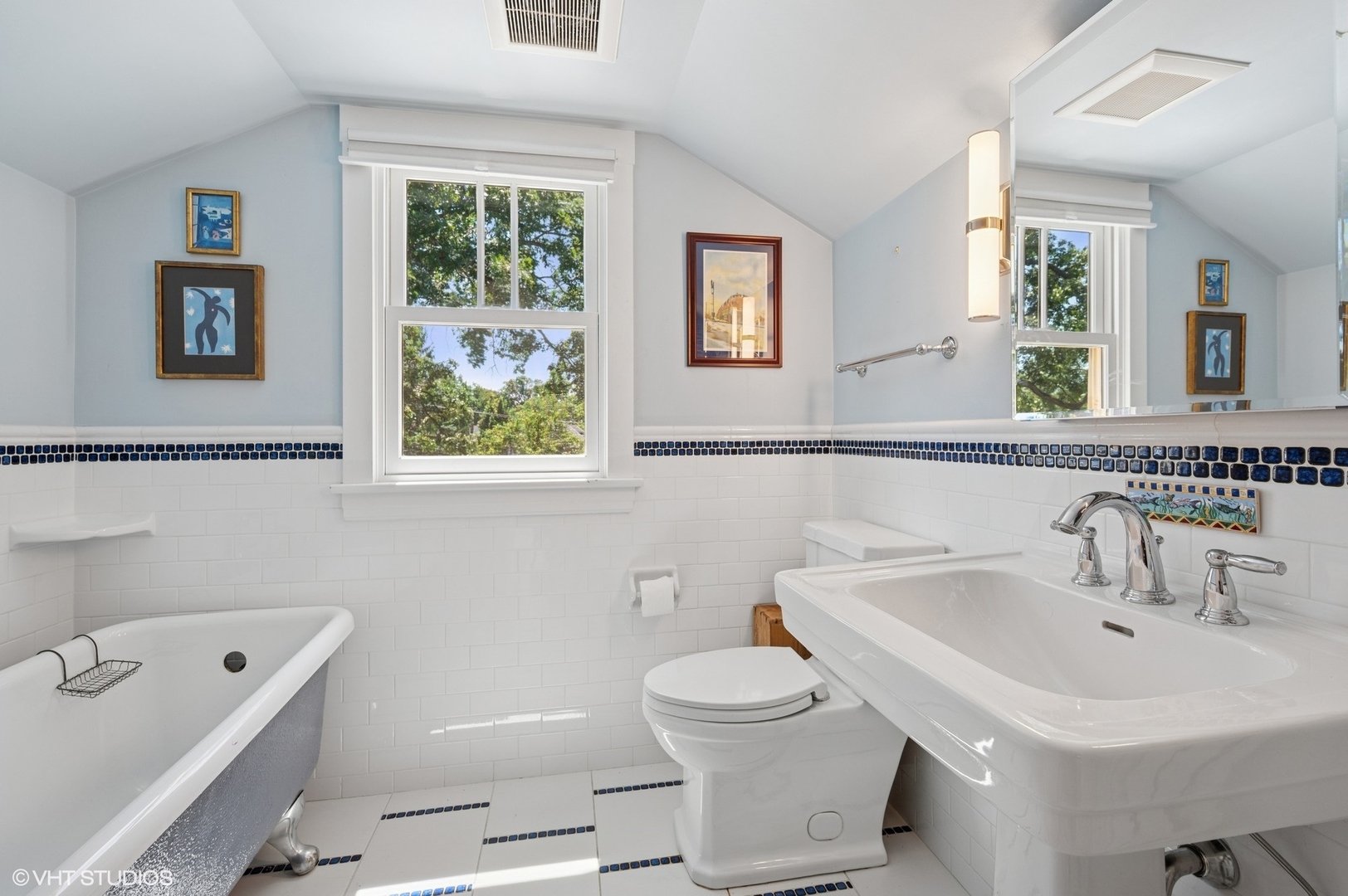 623 Forest Avenue Wilmette, IL 60091 - Photo 28 of 43 a bathroom with a sink and a toilet