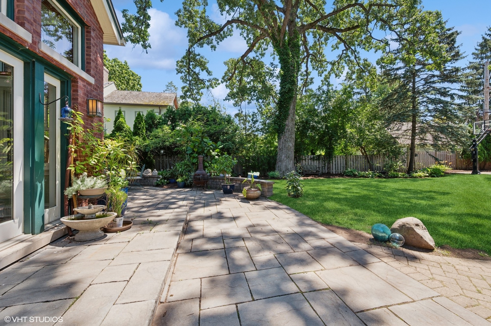 623 Forest Avenue Wilmette, IL 60091 - Photo 36 of 43 a view of garden with patio
